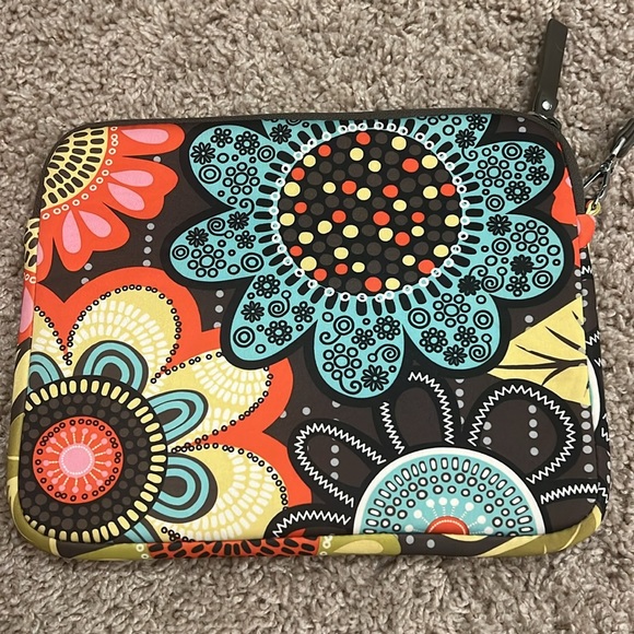 Vera Bradley padded tablet holder - Picture 2 of 11